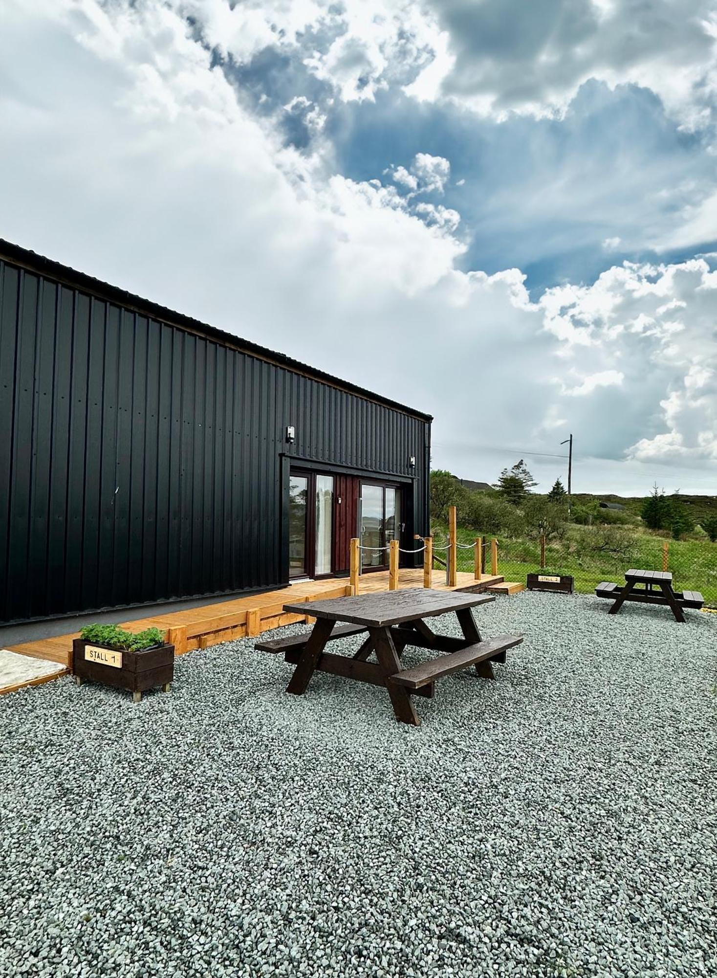 Апартаменты The Stalls, Glamping Units Glengrasco, Portree Borve  Экстерьер фото
